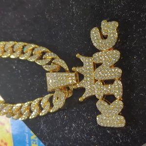 Very heavy hip hop. Bling king